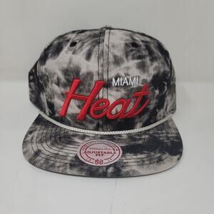 🆕 NBA Mitchell & Ness Black Denim Acid Wash Script Snapback Hat - Miami Heat